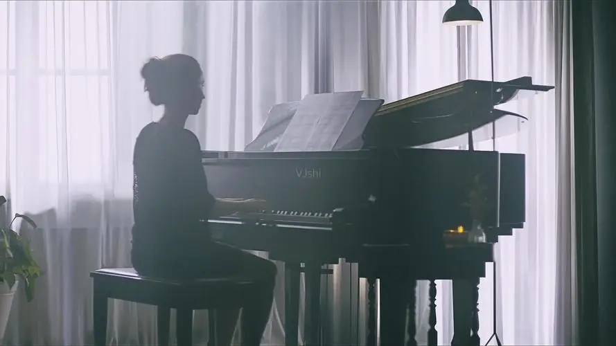 弹钢琴的朋友圈文案