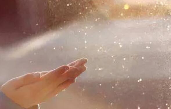 晚上不敢刷抖音全是文案