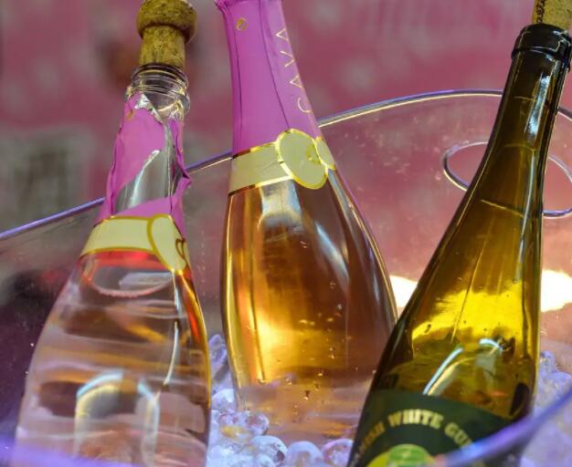 文化特色酒的短句文案