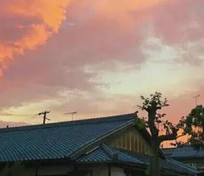 关于天空的文案温柔发快手