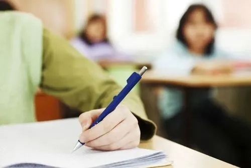 适合考试前发的文案