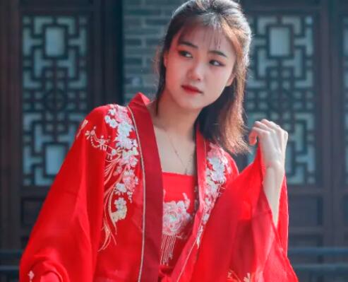 民族服饰朋友圈文案