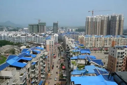 小县城说大不大的文案