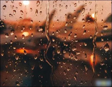 关于下雨的文案简短