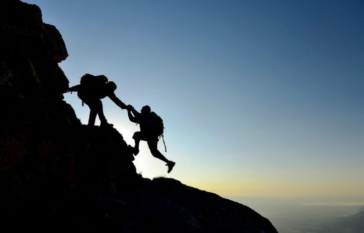 奋斗在路上的文案