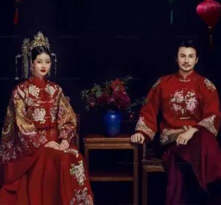 国潮风婚纱照文案