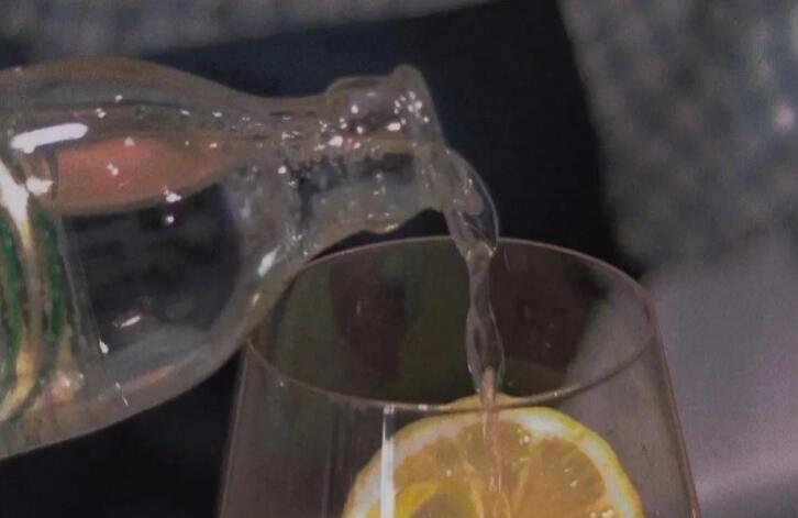 和朋友出去玩的搞笑文案