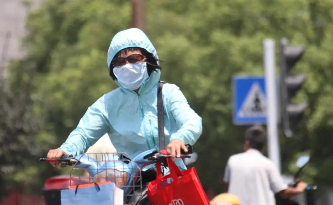 朋友圈九宫格高温文案图片