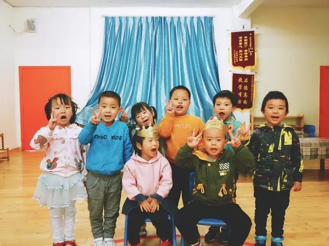 做回小朋友的文案