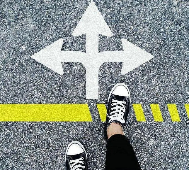 关于十字路口的文案