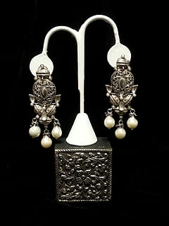 一个小婚礼需要多少钱 办一个简单的婚礼大概需要多少钱,?