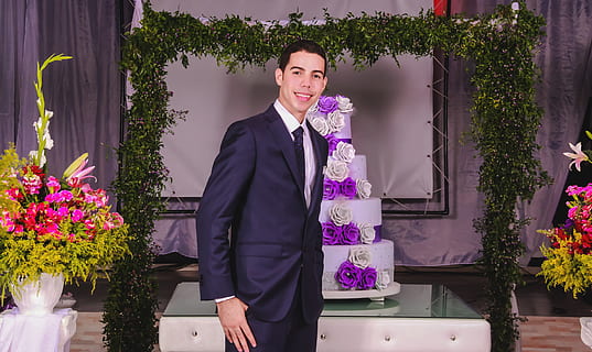 婚庆布置喷绘是什么 结婚婚庆用照片做的大喷绘什么样子