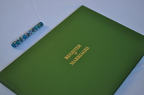 送新婚红包上写什么字 同事结婚,红包上应该写什么字?