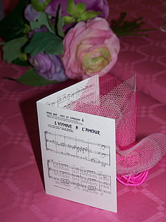 短头发穿什么婚纱好看 短头发的新娘穿什么类型的婚纱比较适合