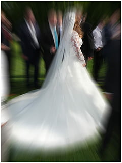 八月份结婚新郎穿什么 8月份结婚新郎穿什么样的服装