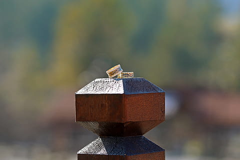 抹胸婚纱适合什么发型 抹胸婚纱配什么发型好看