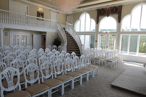 胸花怎么戴 胸花的佩戴要点是什么?