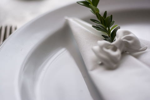 婚礼送新人什么礼物好 在婚礼上送新人什么礼物最好？