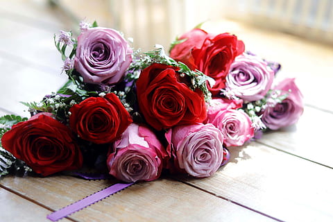 请柬农历和阳历差一年怎么写 结婚阳历和农历跨年怎么写短信请柬？