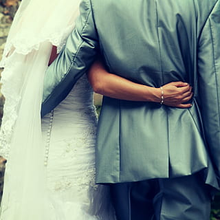 婚车装饰多少钱 婚车上的装饰花一般多少钱?