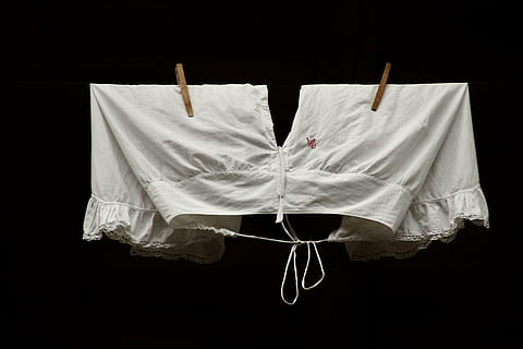 金婚婚宴适合什么颜色 参加婚宴穿什么颜色衣服合适?