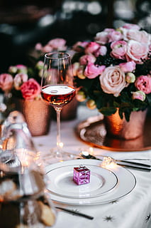 婚庆喜贴怎么写 婚庆请柬怎么写模板