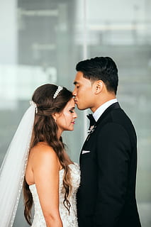 拍结婚证照片穿什么颜色 结婚证照片穿什么颜色的衣服好