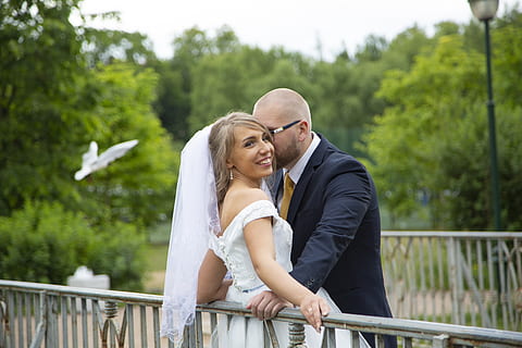 结婚酒宴男女双方亲戚怎么坐