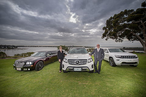 仪式亭鲜花怎么做 举办婚礼中的仪式亭该怎么布置？