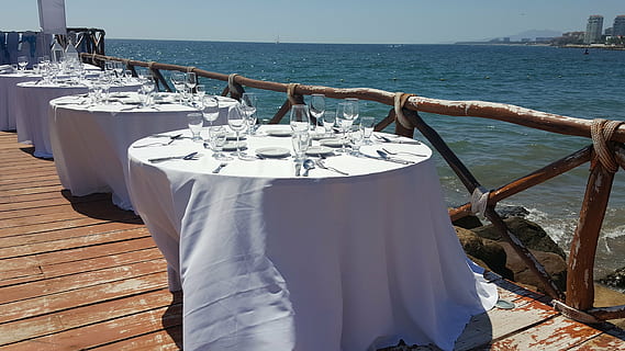 结婚婚车除了扎花还能怎么做 婚车有哪些讲究?