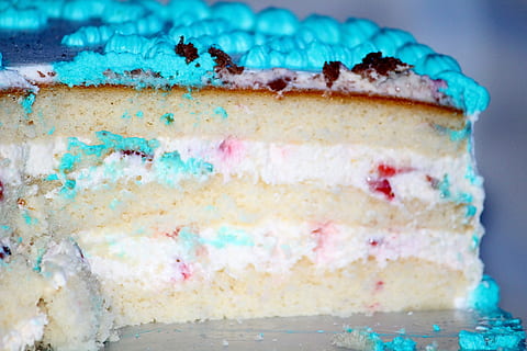 婚纱照配什么颜色的相框喜庆 拍了婚纱照 怎么选相框 哪种好看