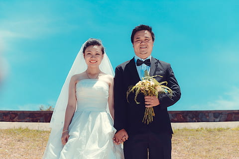 结婚证有一张照片怎么办 结婚证上的照片可以自己去照吗