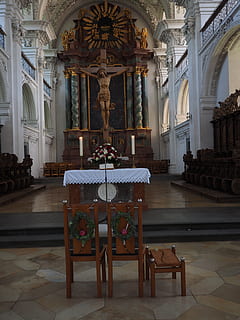 草坪婚礼什么时候办