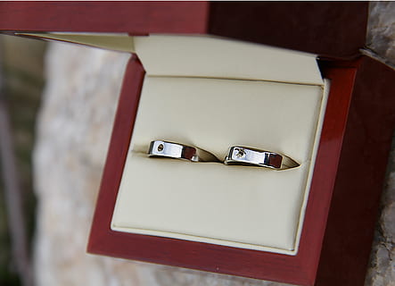 手机电子请柬怎么做 手机电子请帖怎么制作和发送