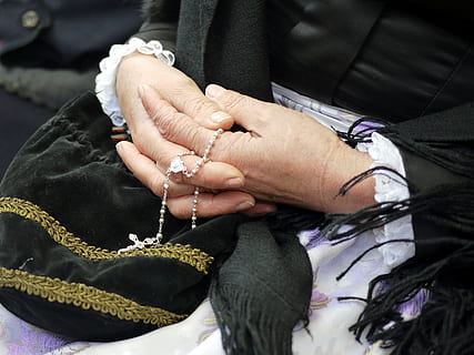 怎么选择婚庆主持人 如何挑选自己的婚礼司仪?