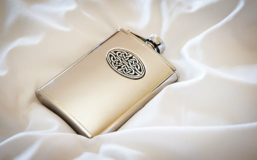 结婚请帖短信怎么发 结婚请柬短信怎么写