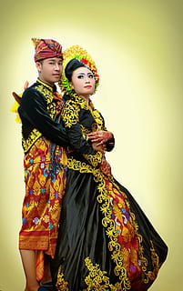 订婚戒指怎么戴 订婚戒指戴哪里?订婚戒指戴法是什么