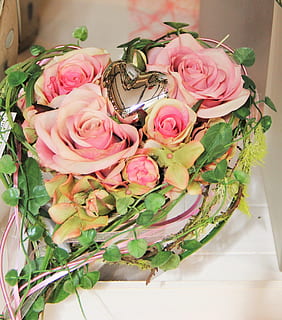 婚礼紫色的搭配有什么寓意