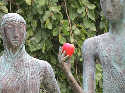 新郎黑色西服怎么搭配 新郎结婚要穿什么颜色的西服?黑色?