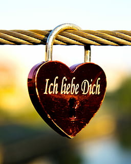 有什么好的入场形式 有什么入场方式比较有新意?16人!谢谢