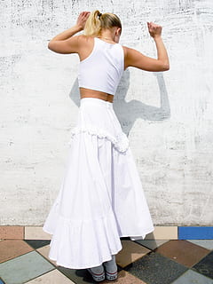 女孩参加婚礼穿什么衣服 参加婚礼穿什么衣服比较合适?