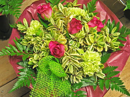 婚车花长什么样子 婚车上的花是真花还是假花