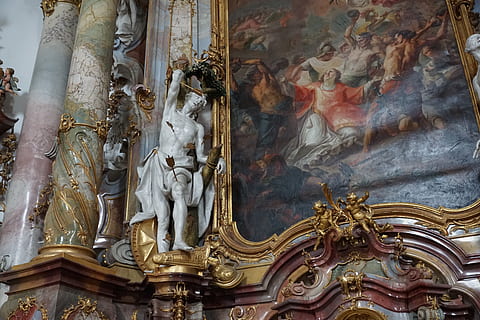 婚庆公司属于五行什么 我想咨询一下婚庆行业在五行中属于什么？