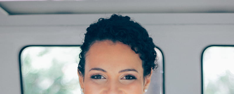 结婚证相片穿什么衣服 结婚证照片穿什么衣服有要求吗