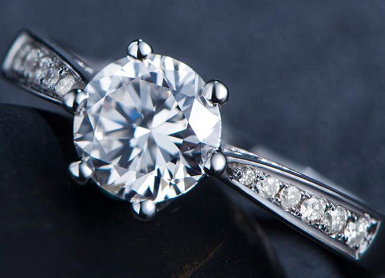 钻石发朋友圈的精美句子文案