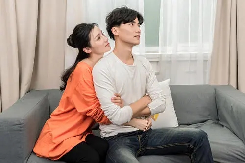 和老公合拍照片幽默说说文案