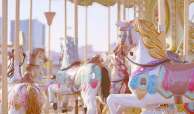 描写旋转木马的句子文案