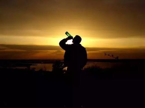 男人有苦不能说的句子文案