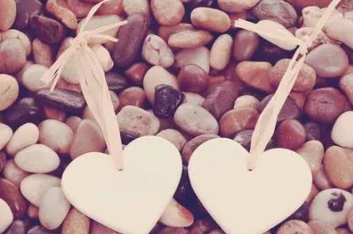 祝福朋友爱情长久的短句