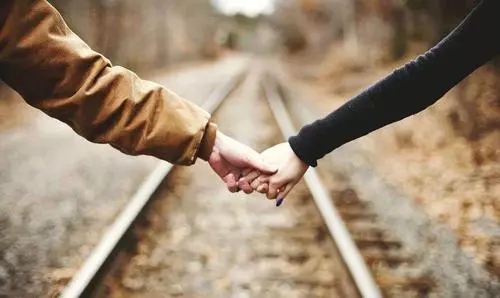 夫妻之间彼此信任的句子文案